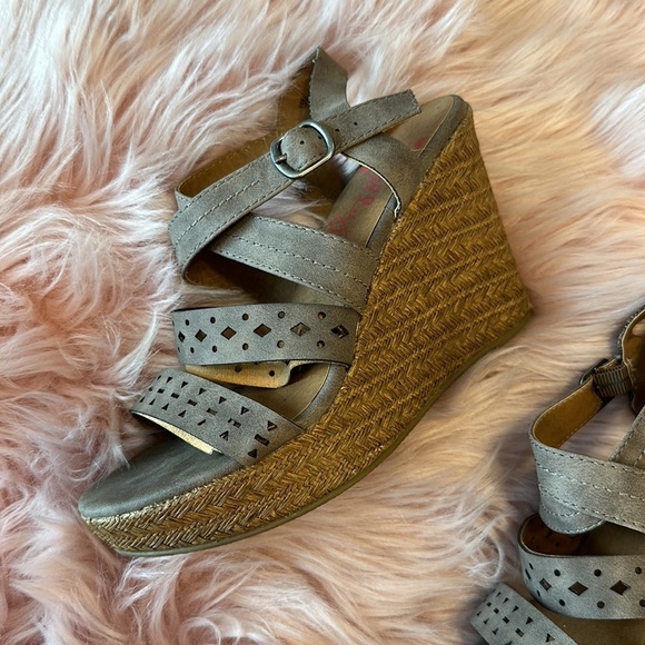Jellypop Taupe Strappy Summer Wedges - Picture 2 of 6